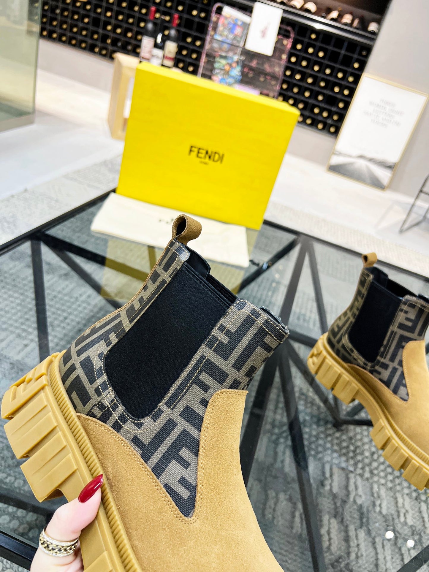 Fendi-060Shoes