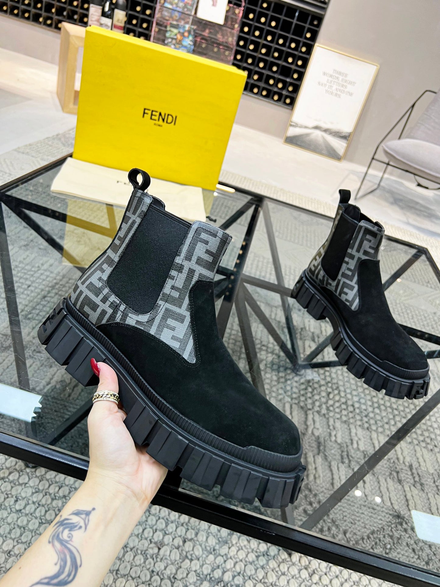 Fendi-061Shoes