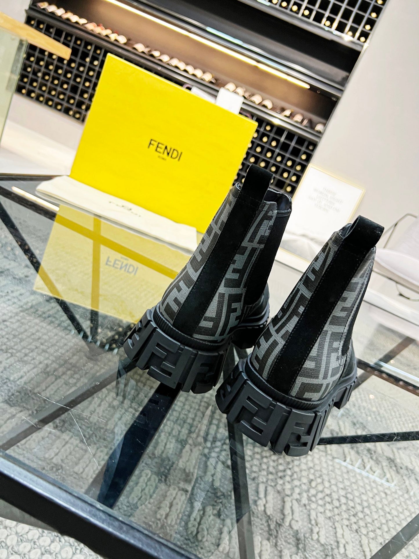 Fendi-061Shoes