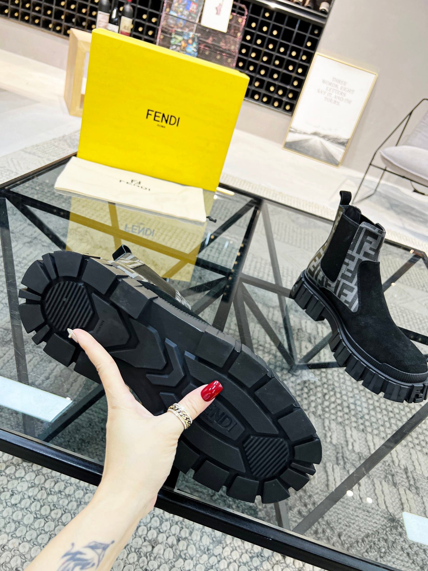 Fendi-061Shoes
