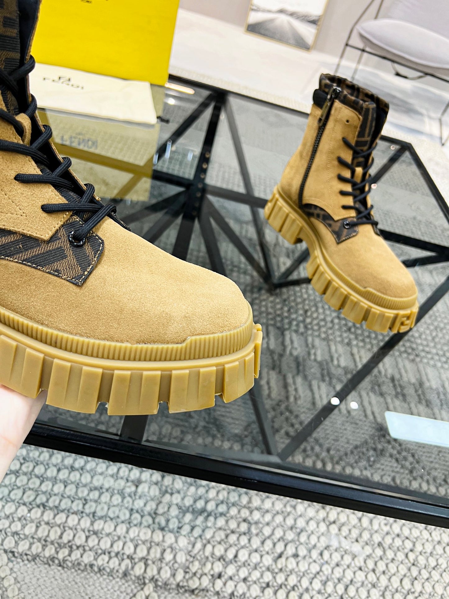 Fendi-063Shoes