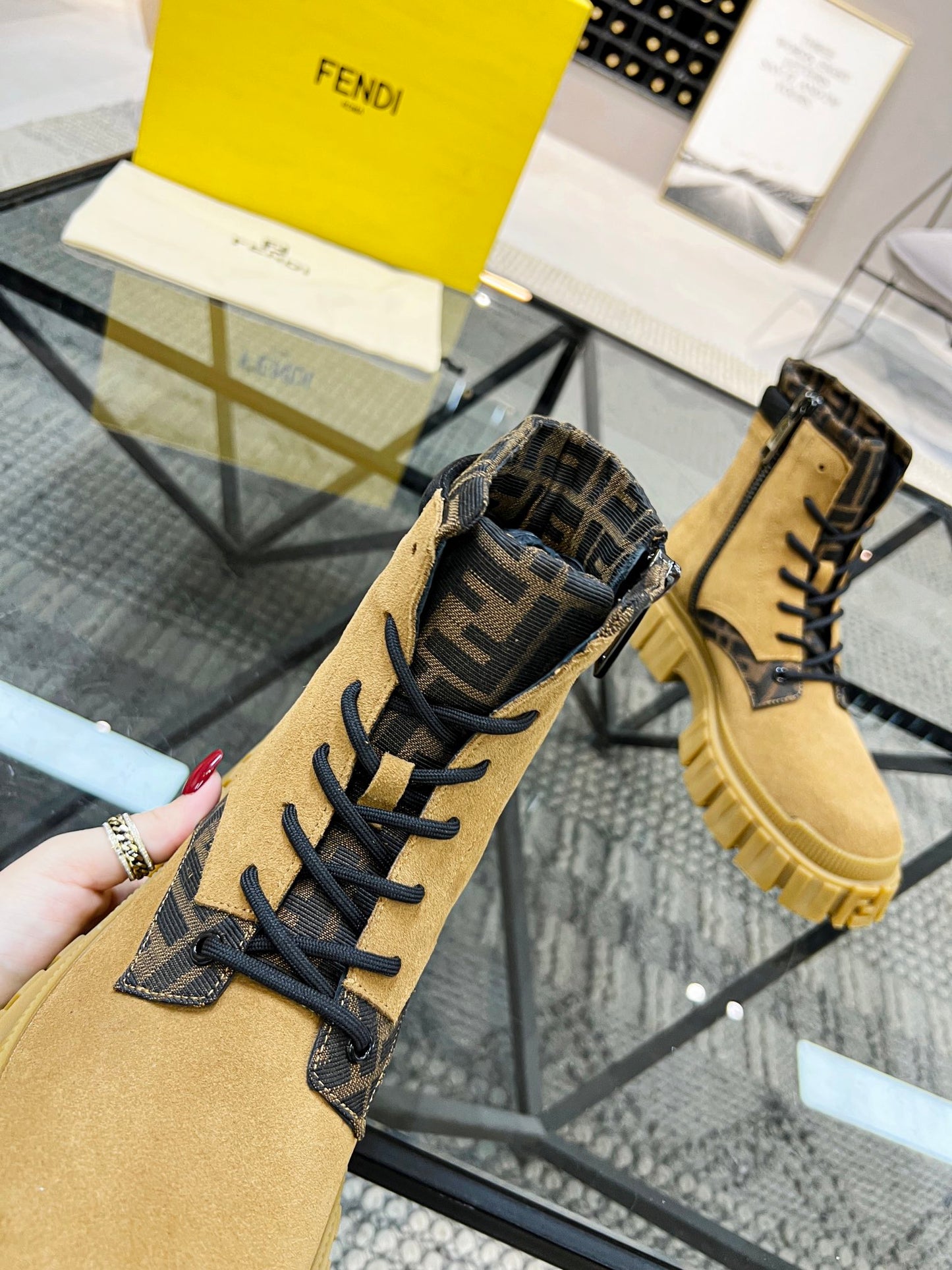Fendi-063Shoes
