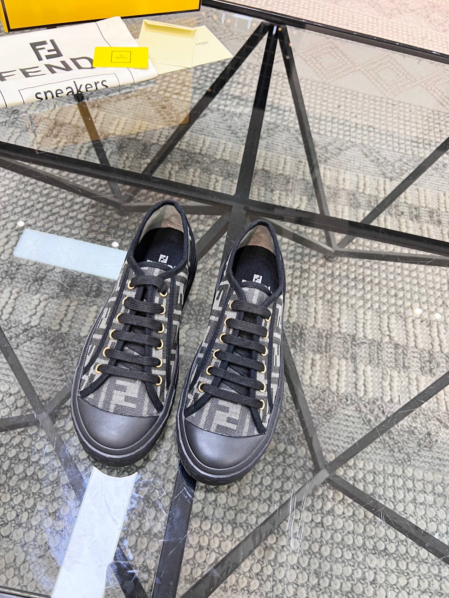 Fendi-071Shoes