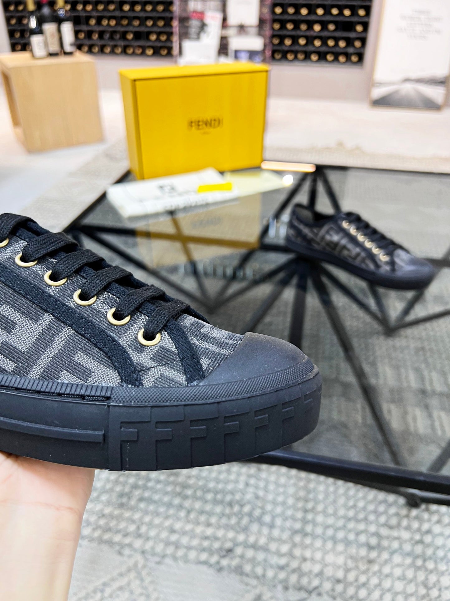 Fendi-071Shoes