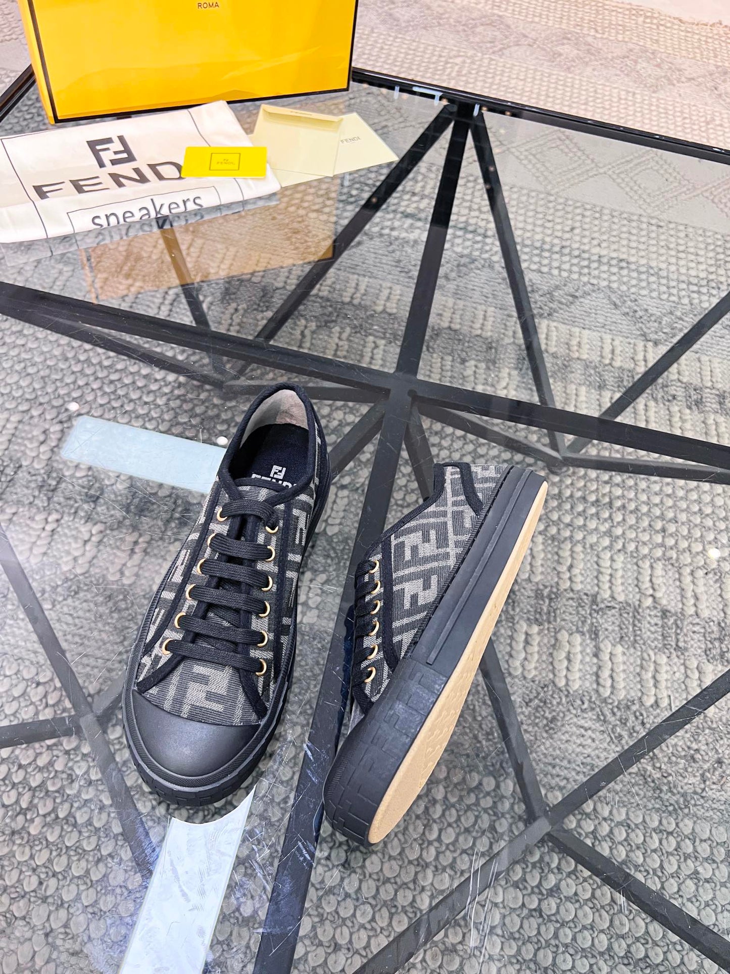 Fendi-071Shoes