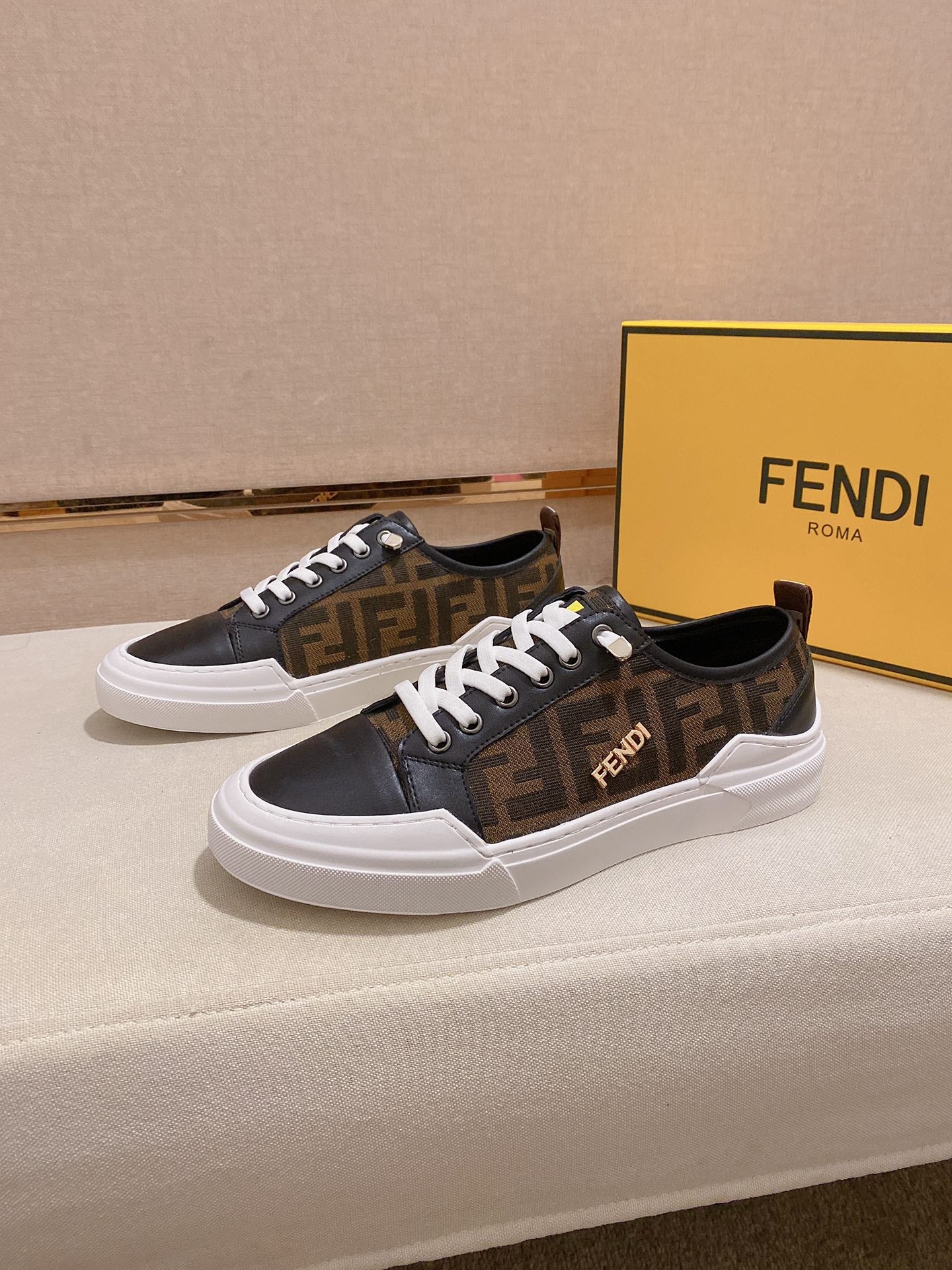Fendi-073Shoes