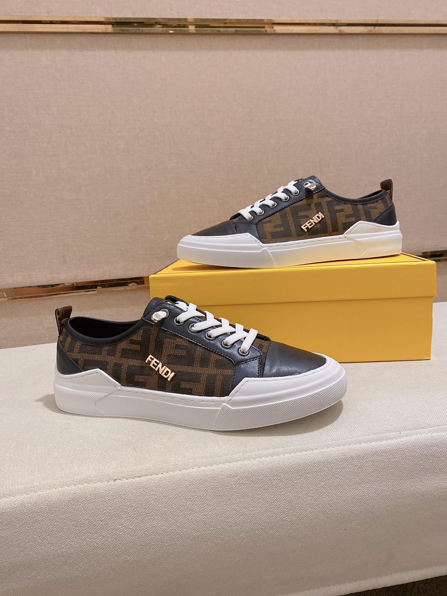 Fendi-073Shoes