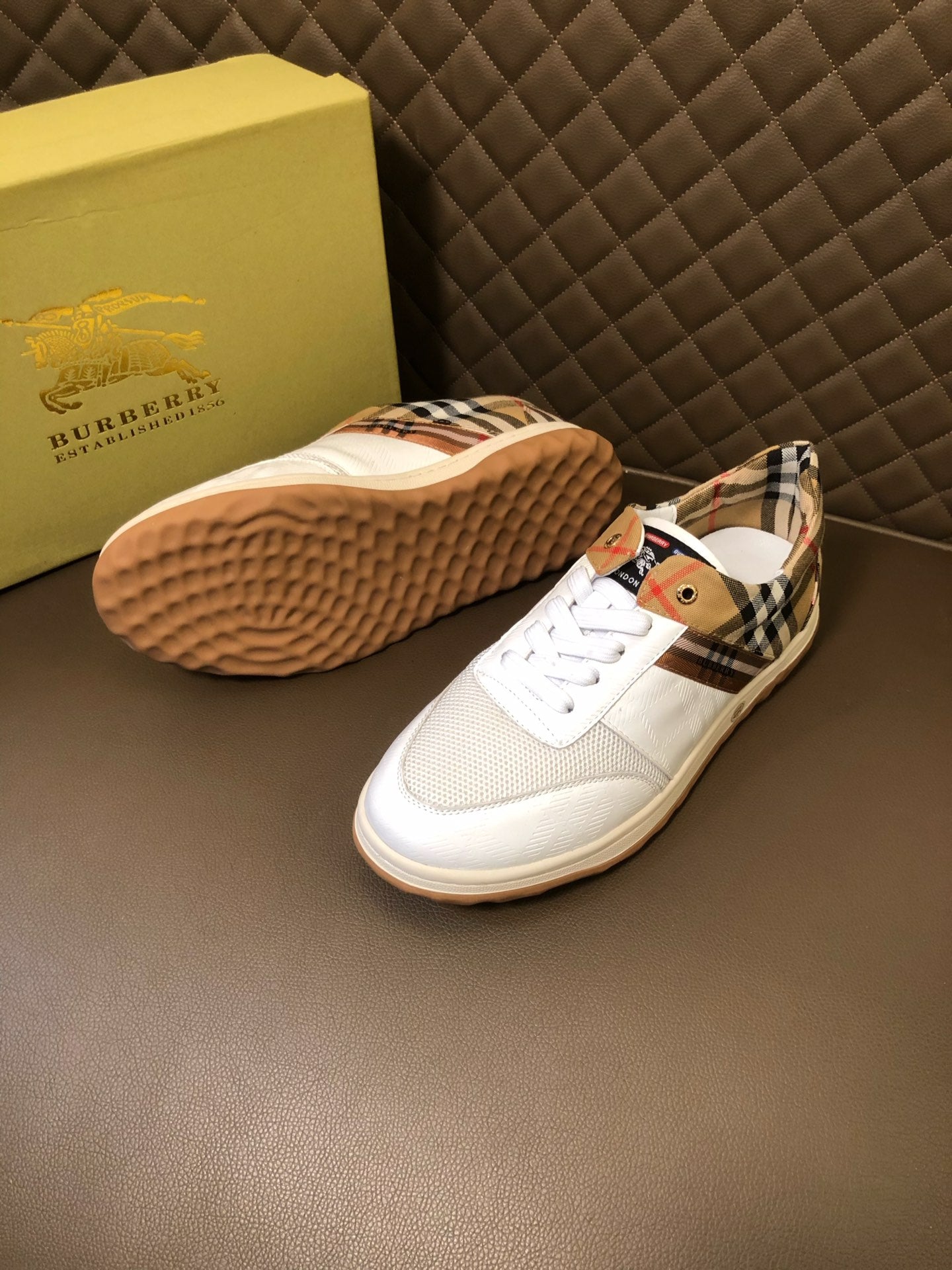 Burberry-002Shoes