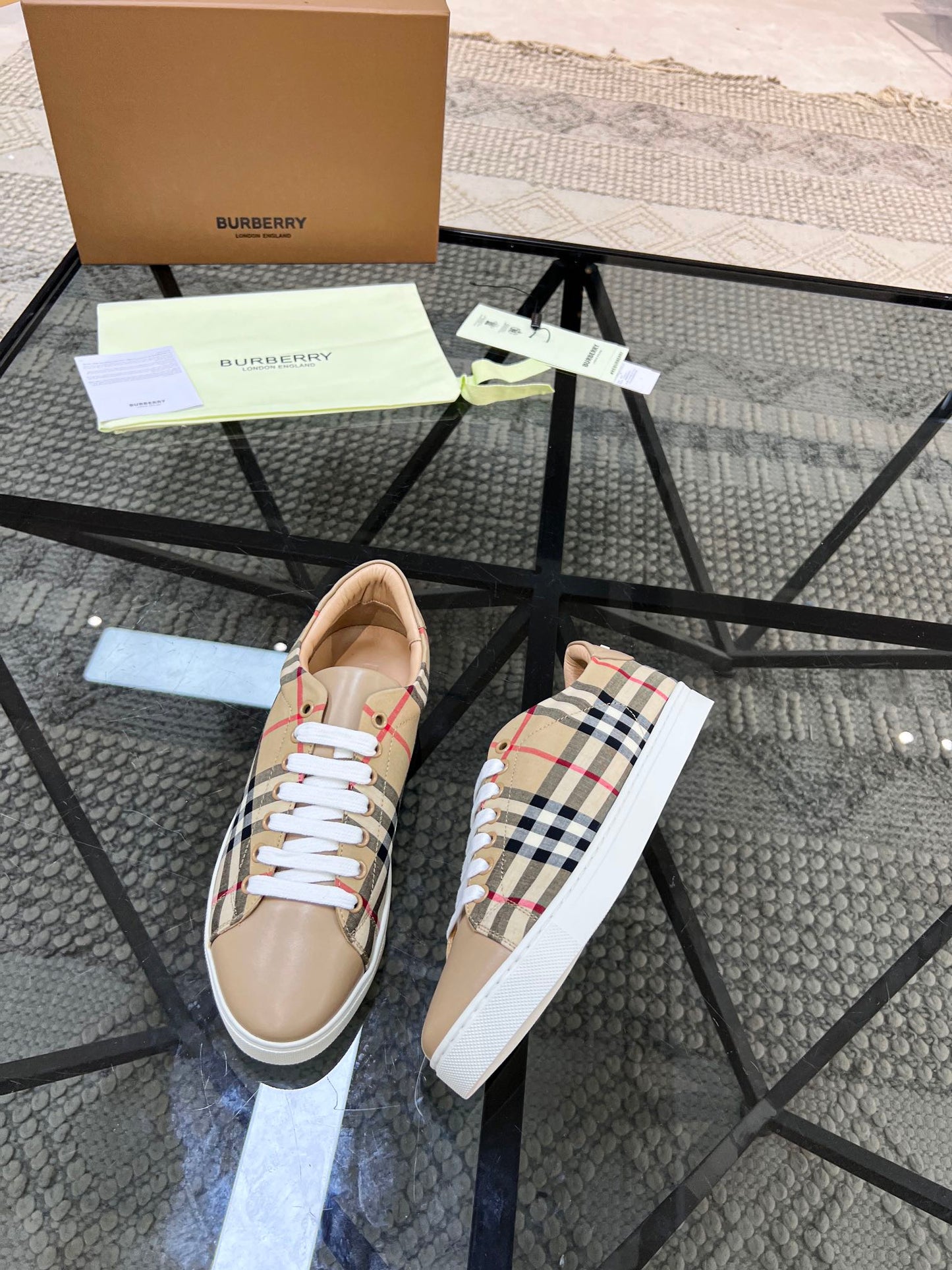 Burberry-004Shoes