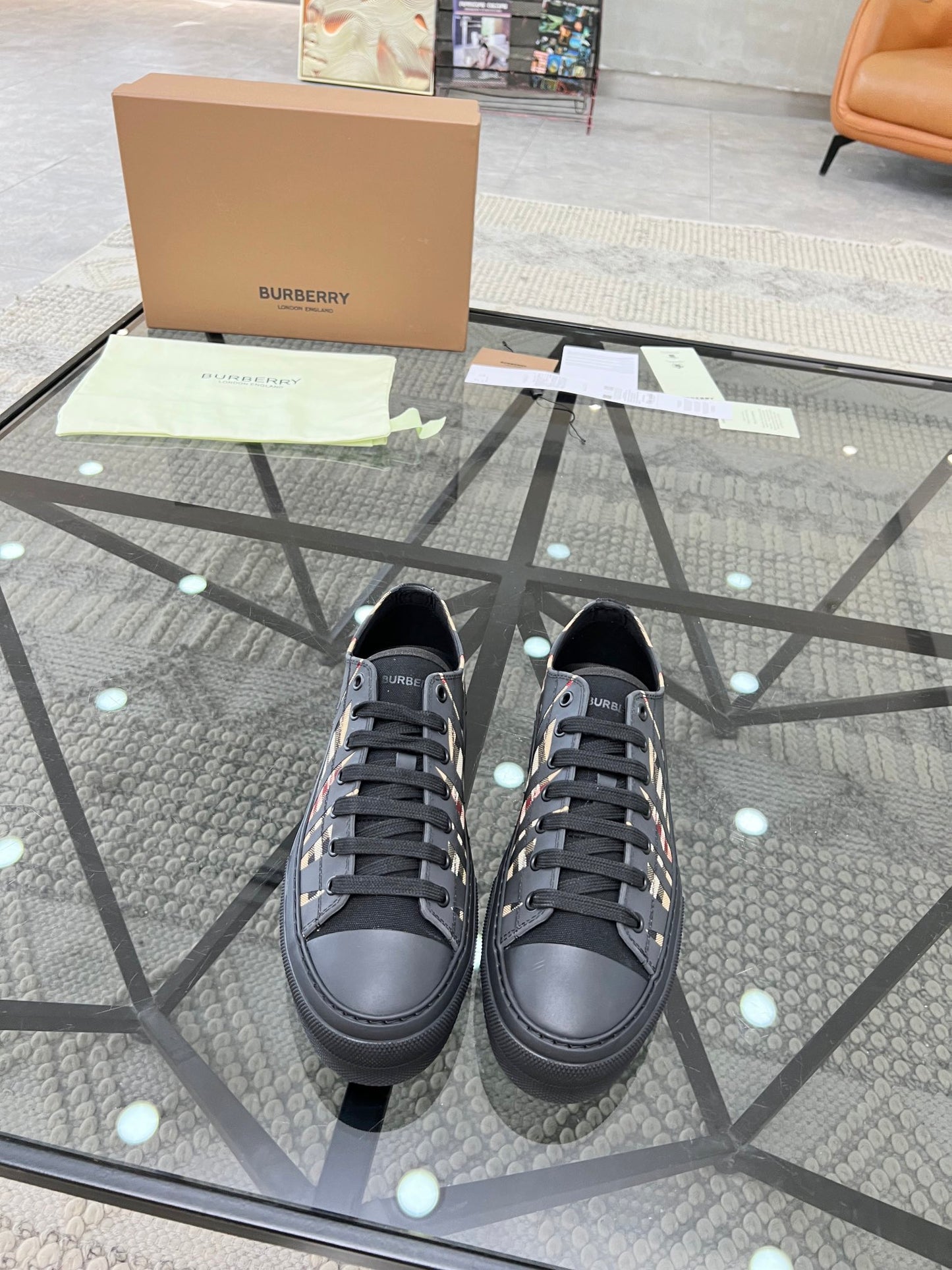 Burberry-011Shoes
