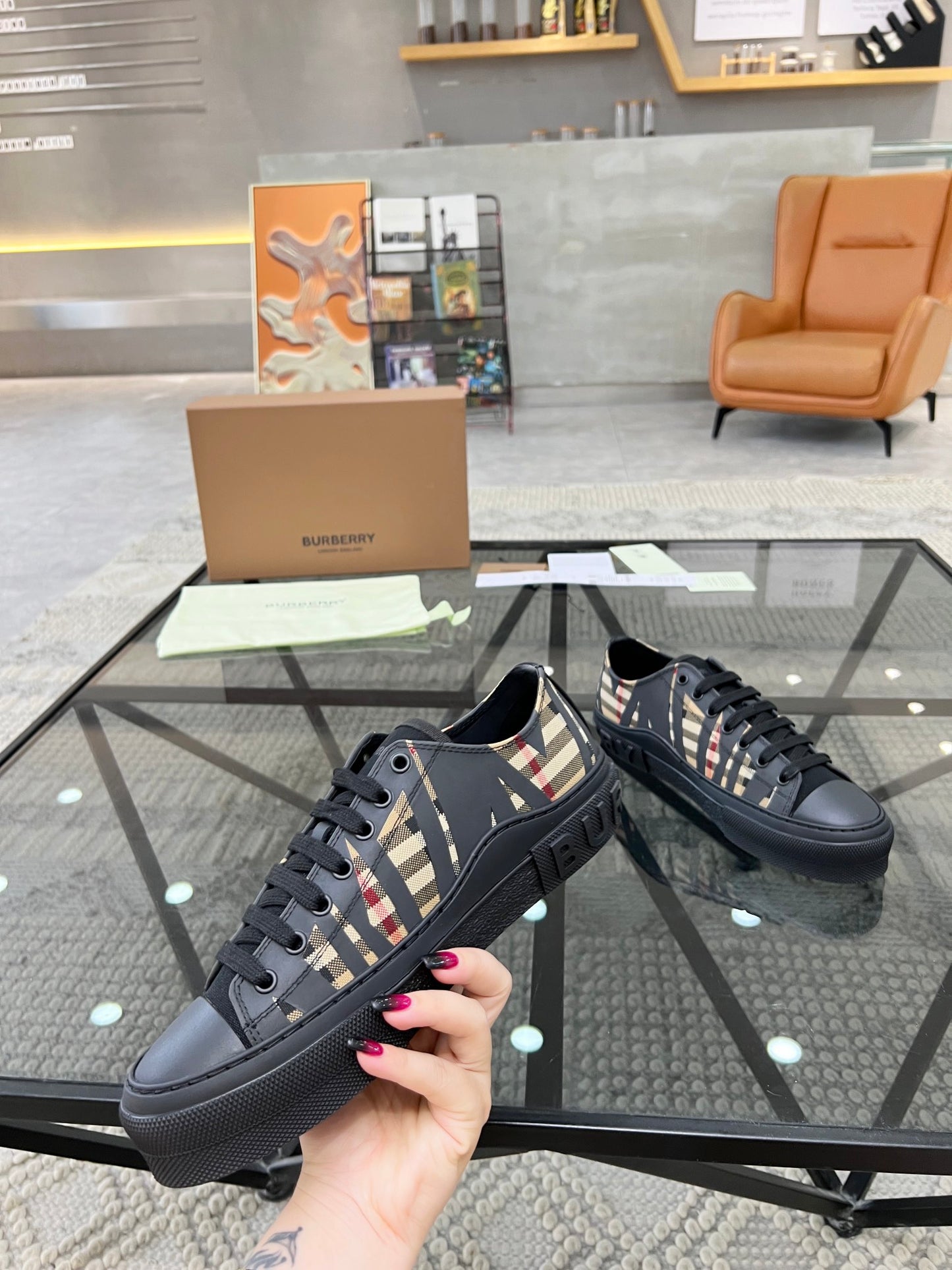 Burberry-011Shoes