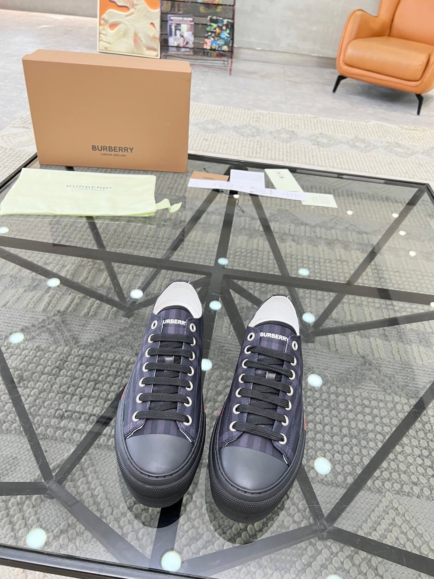 Burberry-014Shoes