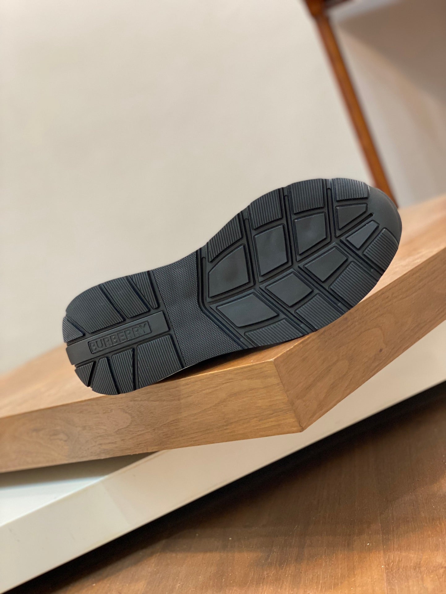 Burberry-016Shoes
