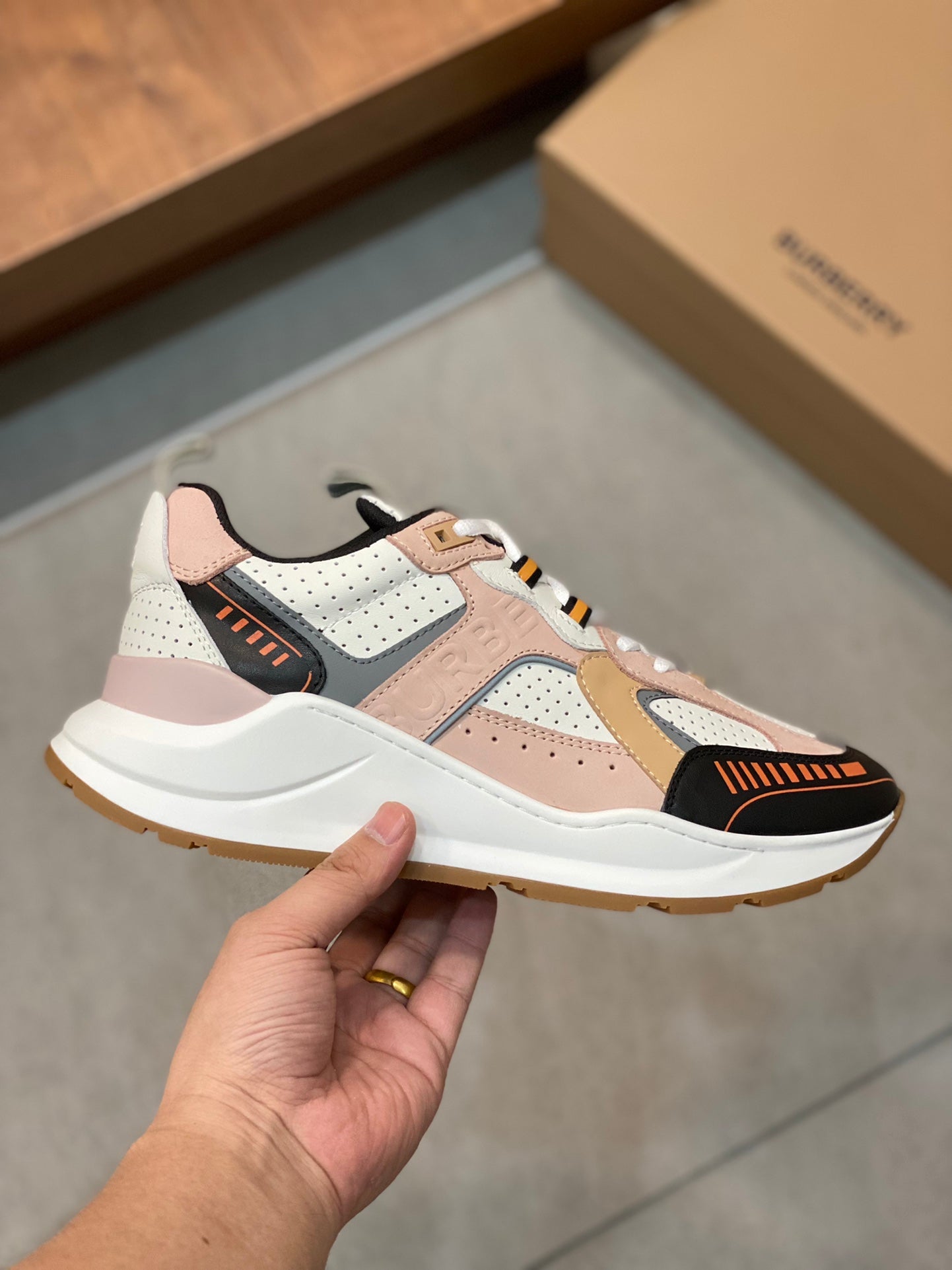 Burberry-018Shoes
