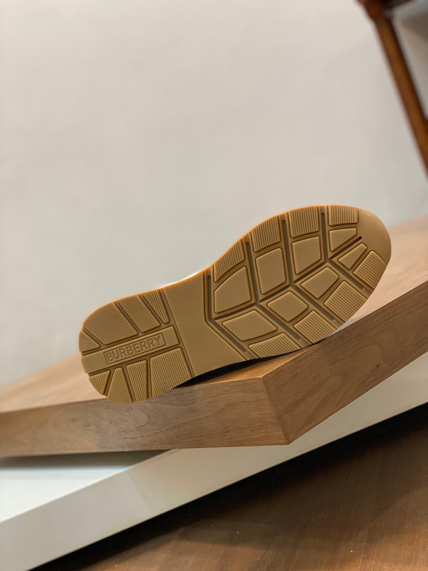 Burberry-018Shoes