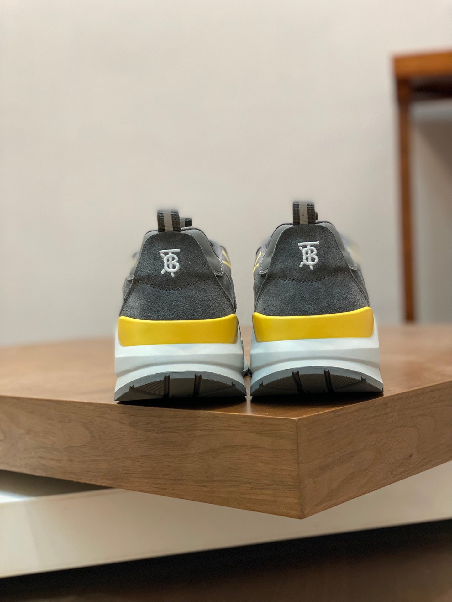 Burberry-019Shoes