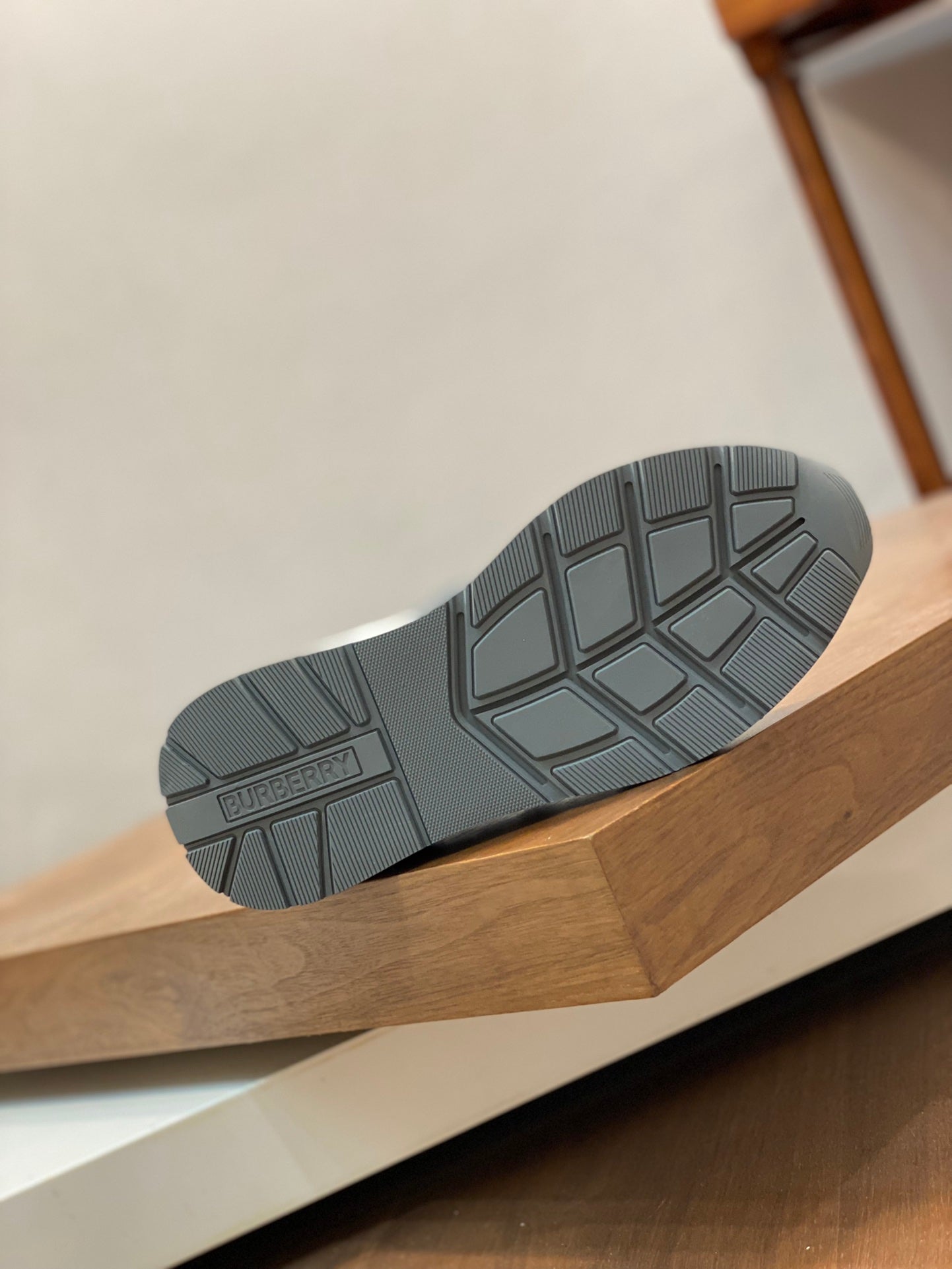 Burberry-019Shoes