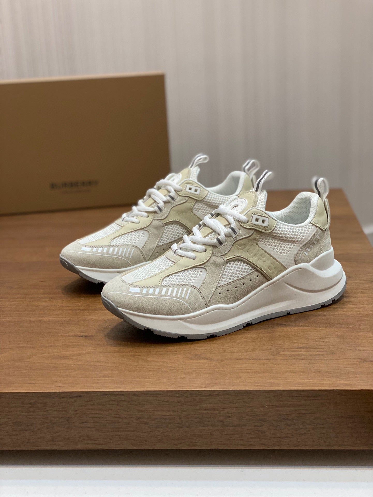 Burberry-020Shoes