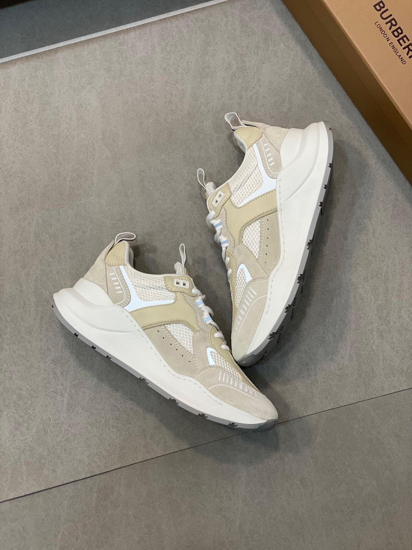 Burberry-020Shoes