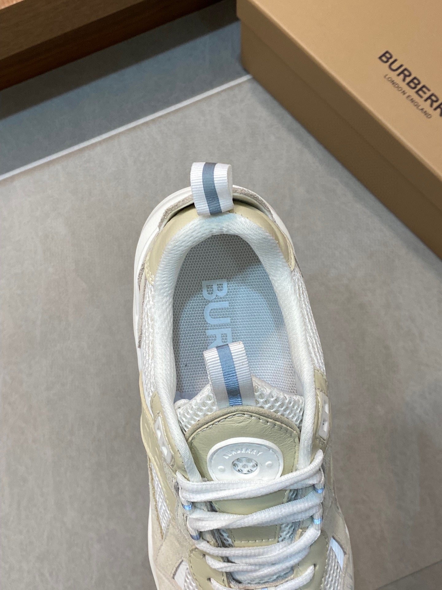 Burberry-020Shoes