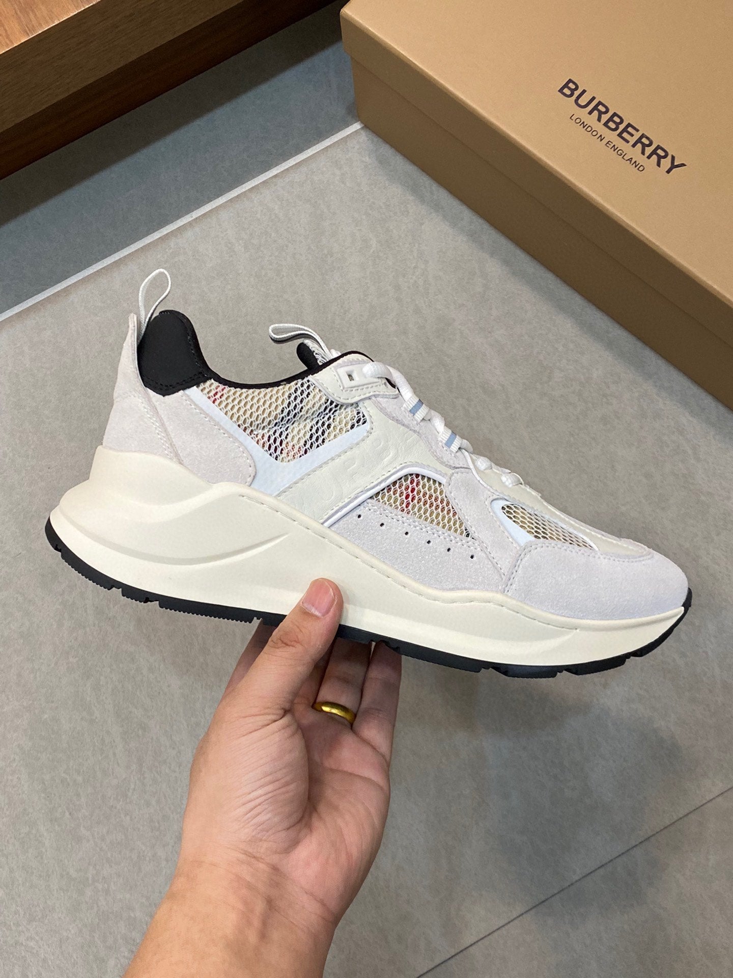 Burberry-021Shoes