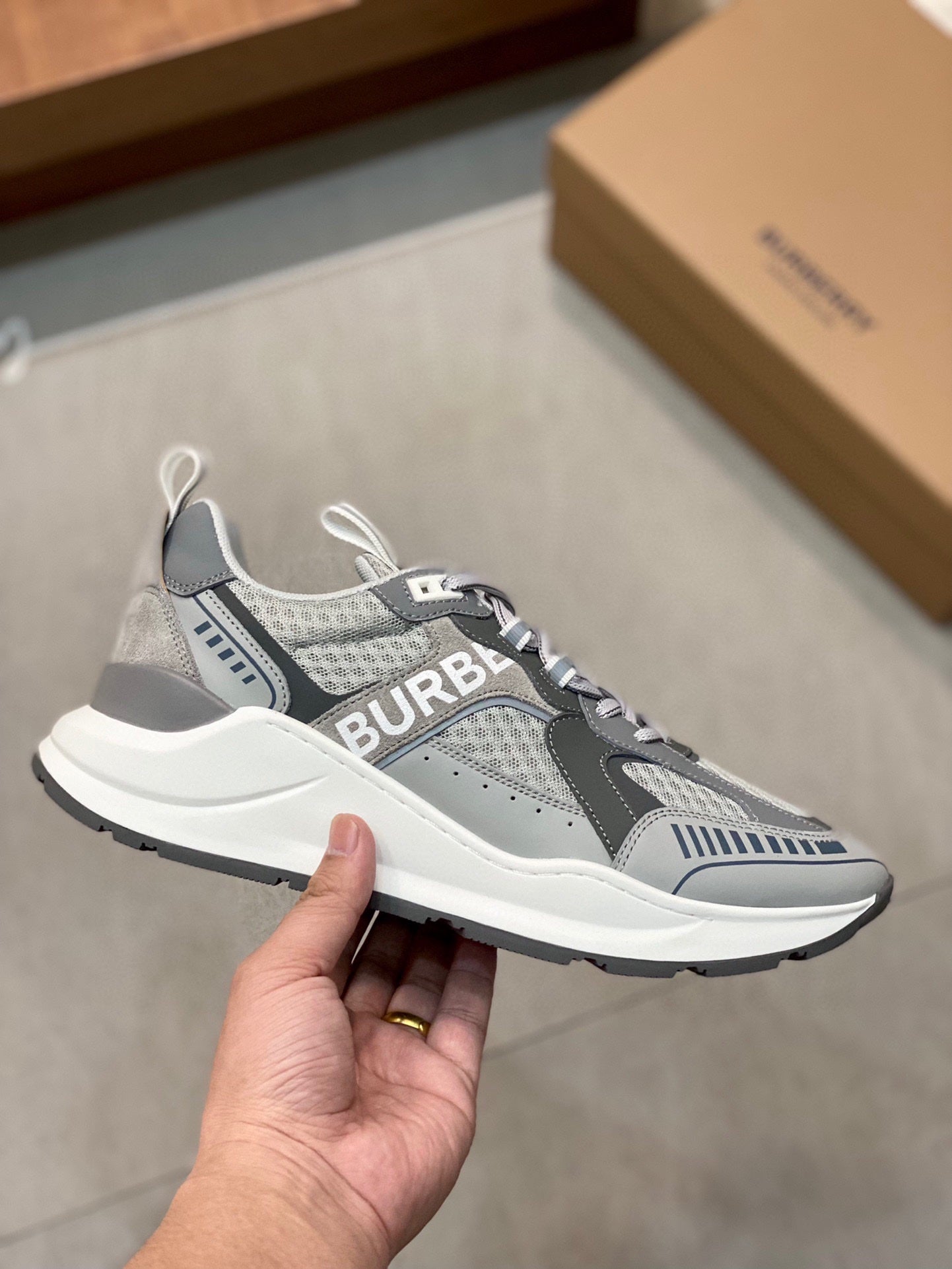 Burberry-022Shoes