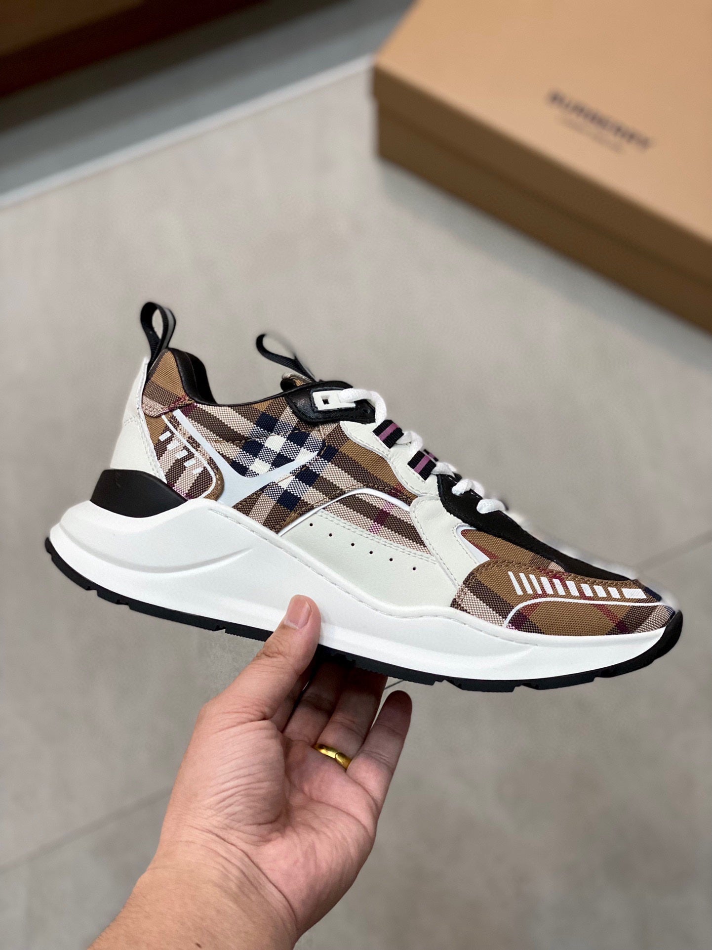 Burberry-025Shoes