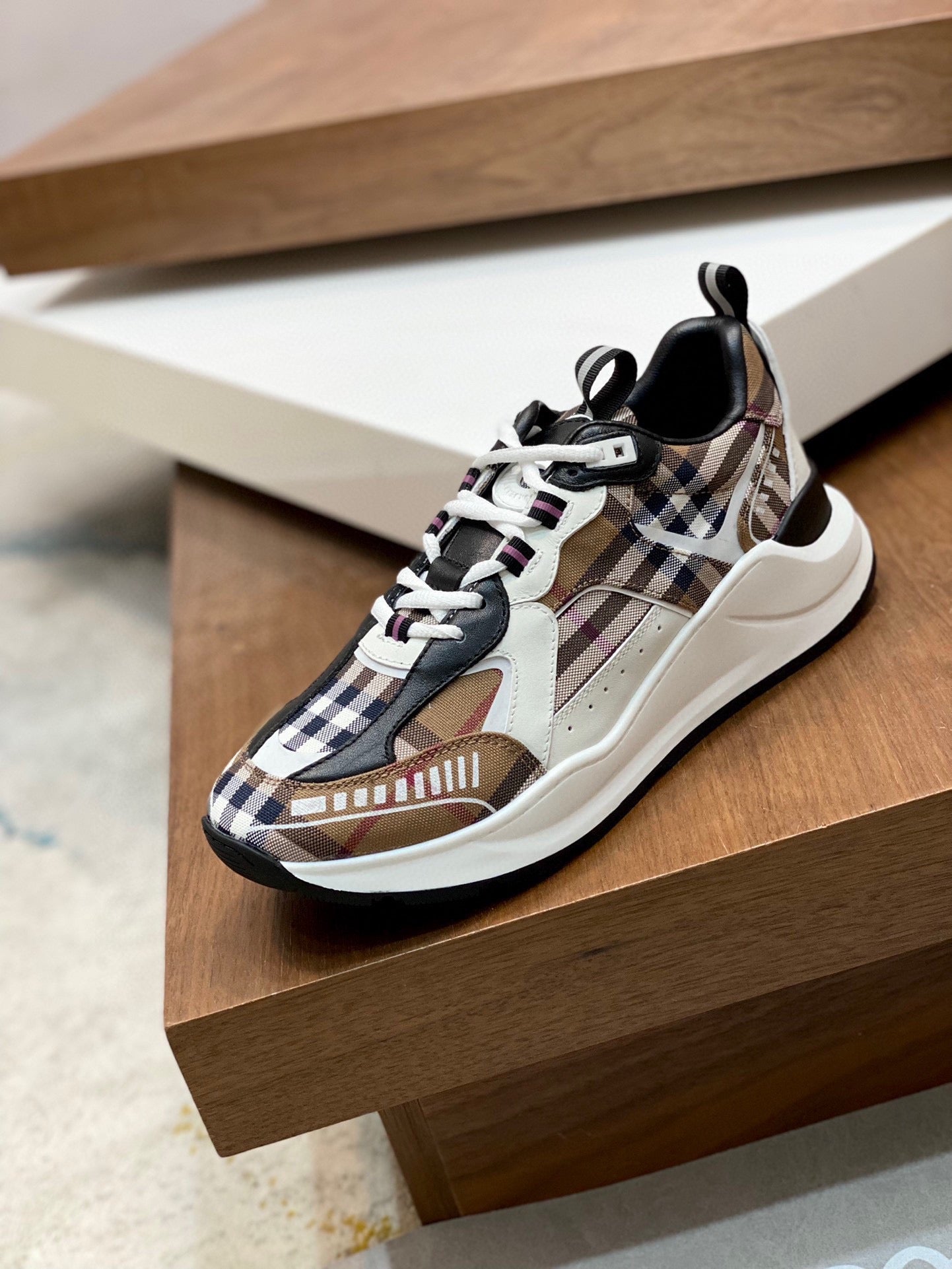 Burberry-025Shoes
