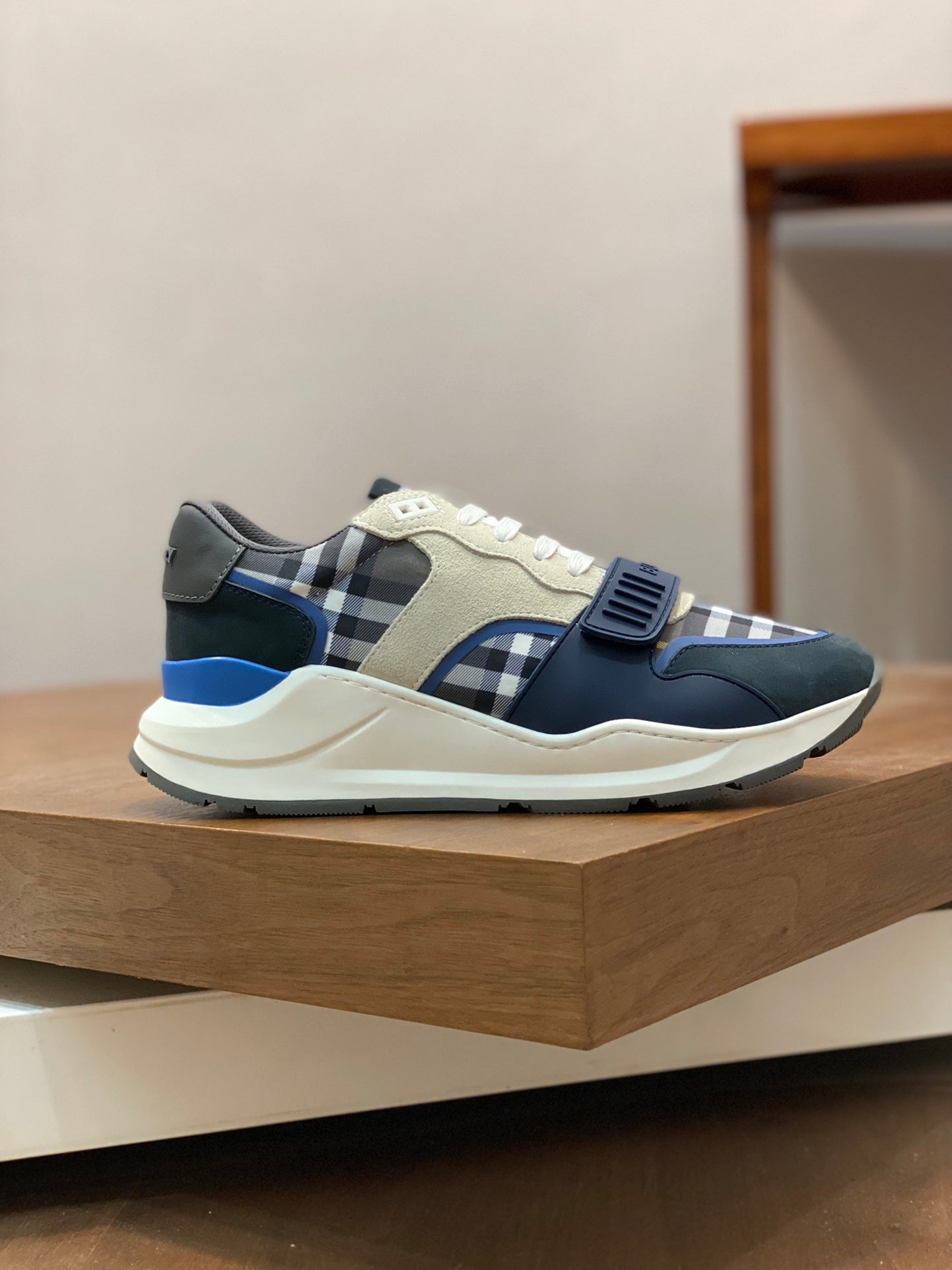 Burberry-026Shoes