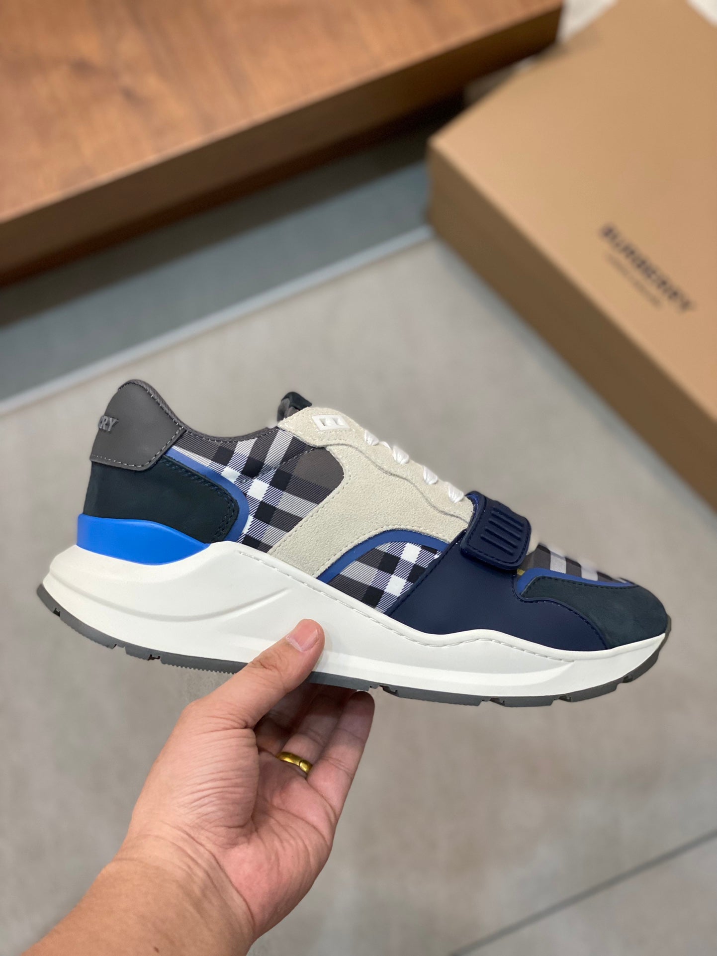 Burberry-026Shoes