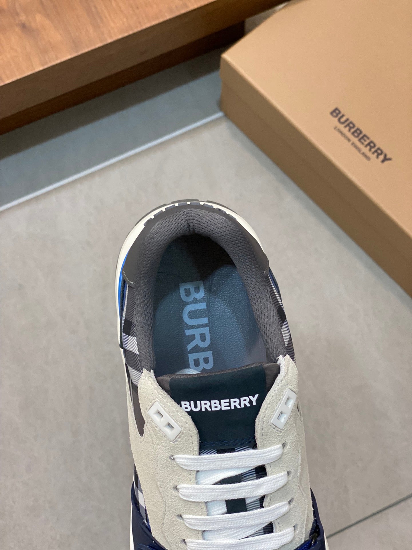 Burberry-026Shoes