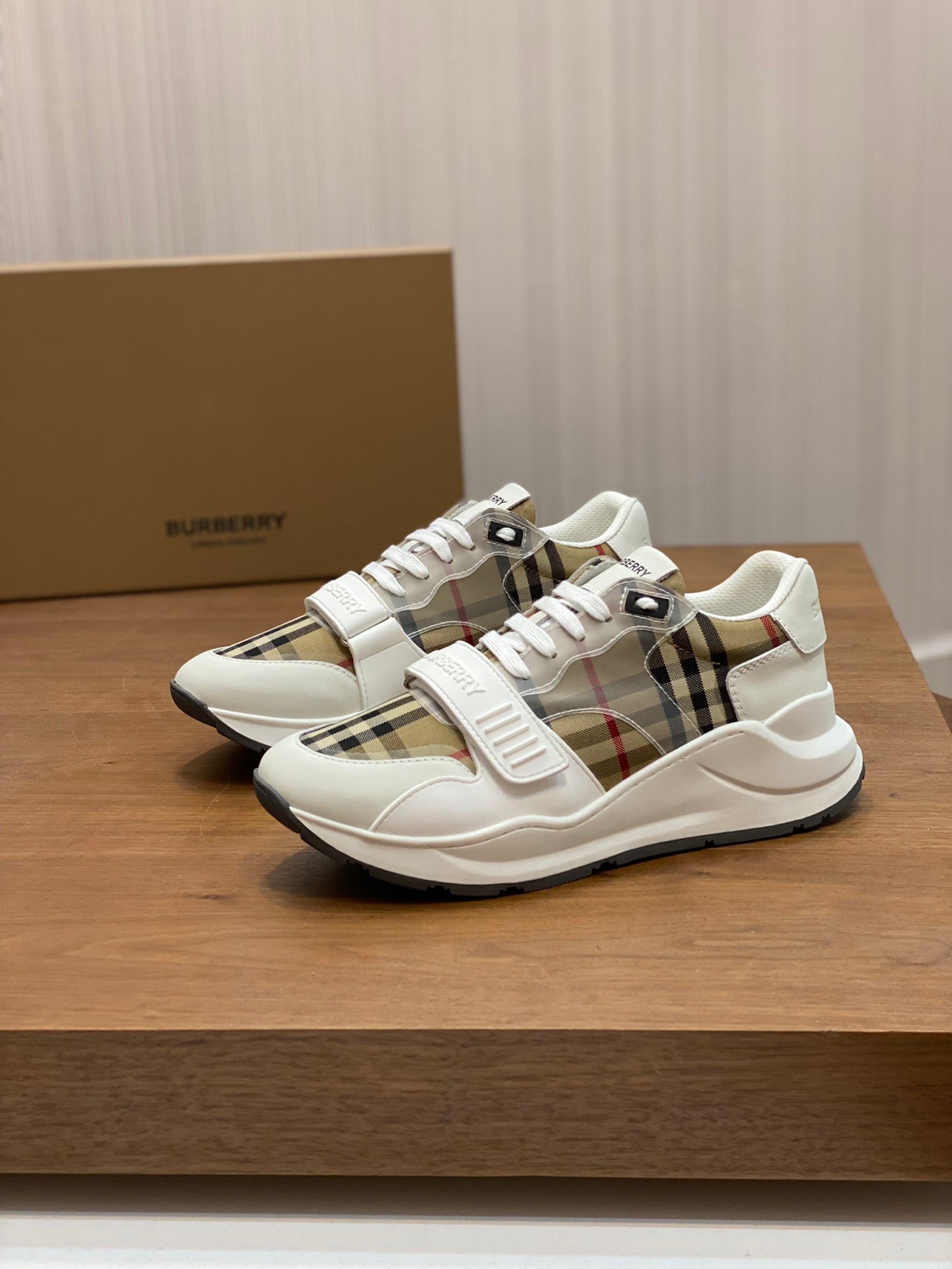 Burberry-027Shoes