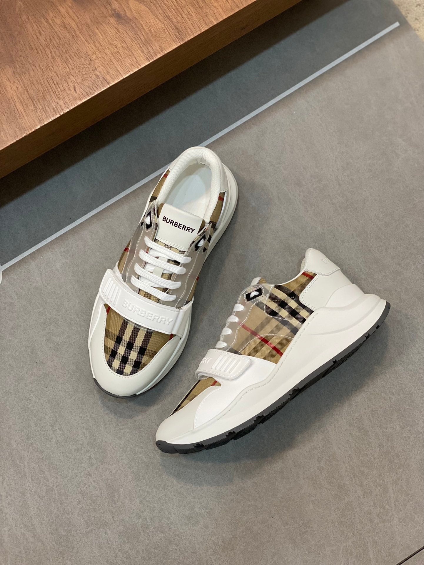 Burberry-027Shoes