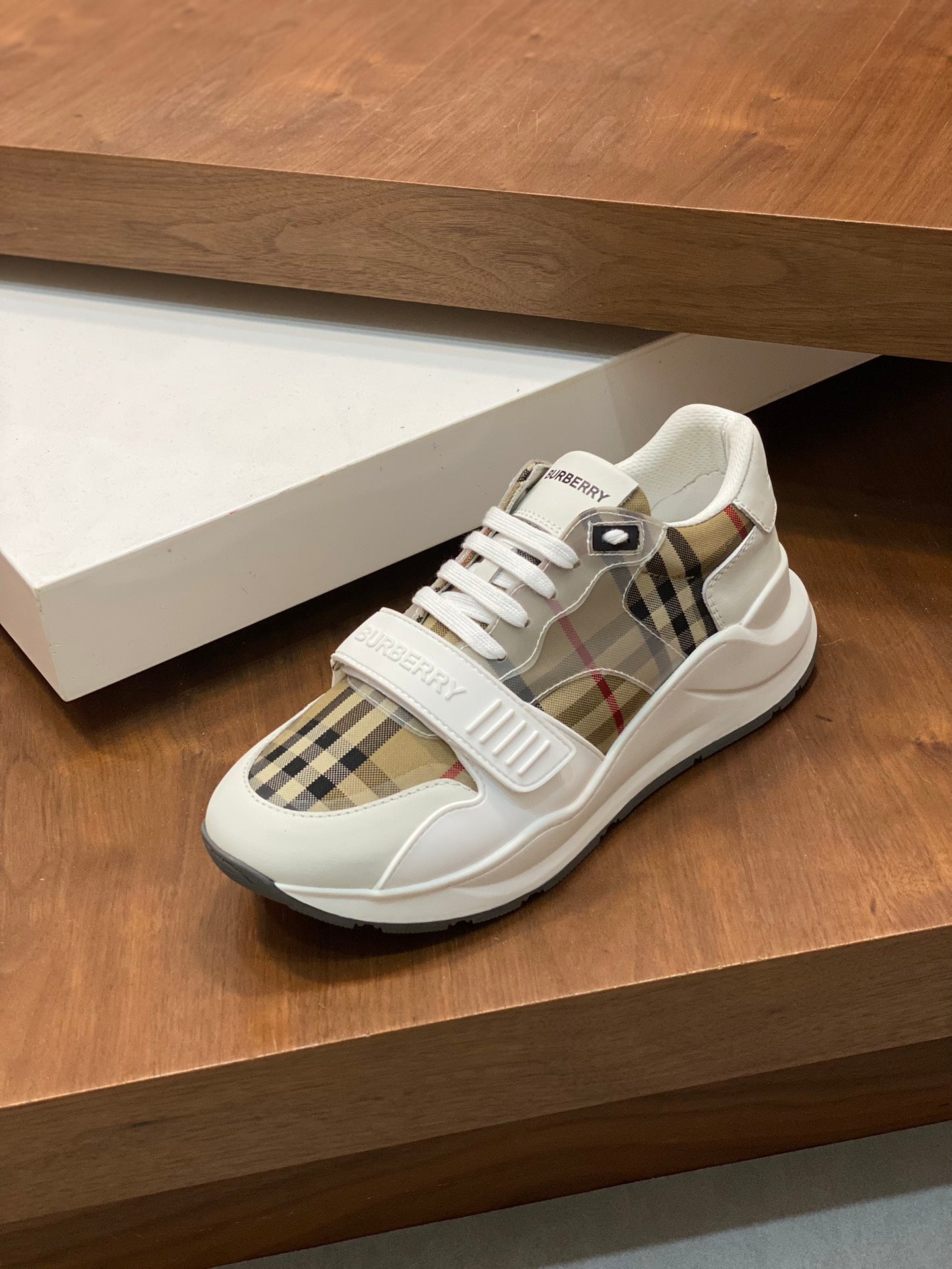 Burberry-027Shoes