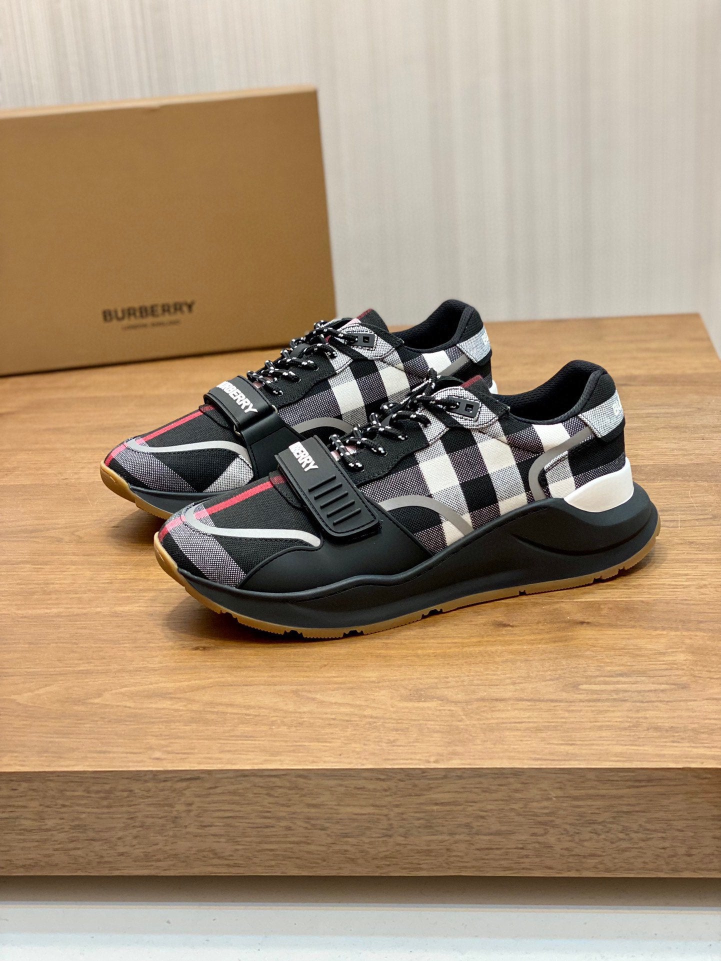 Burberry-029Shoes