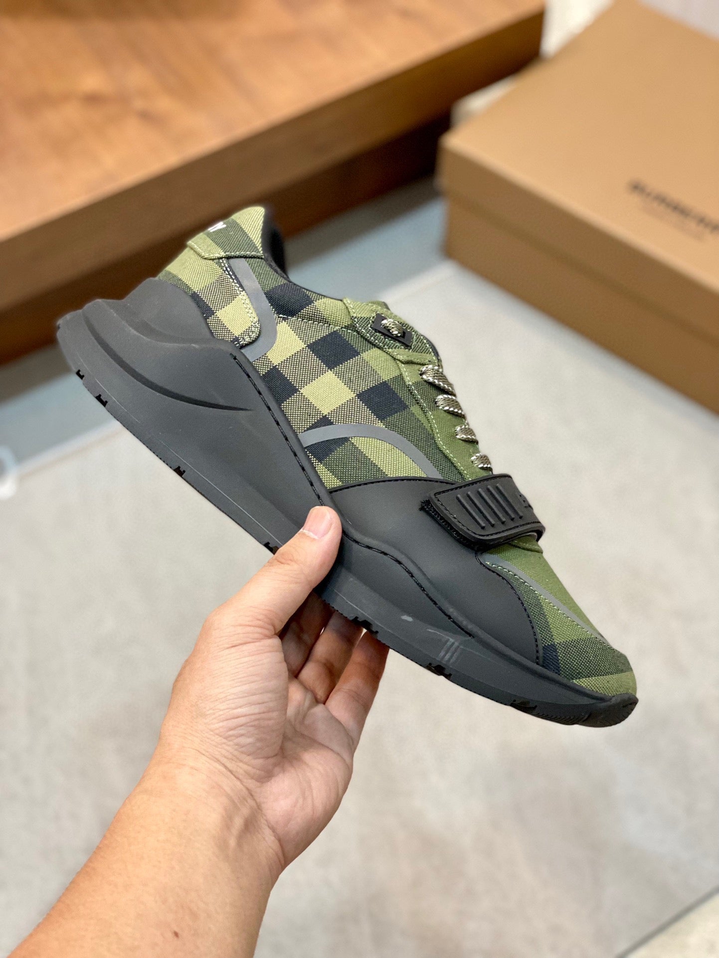Burberry-030Shoes