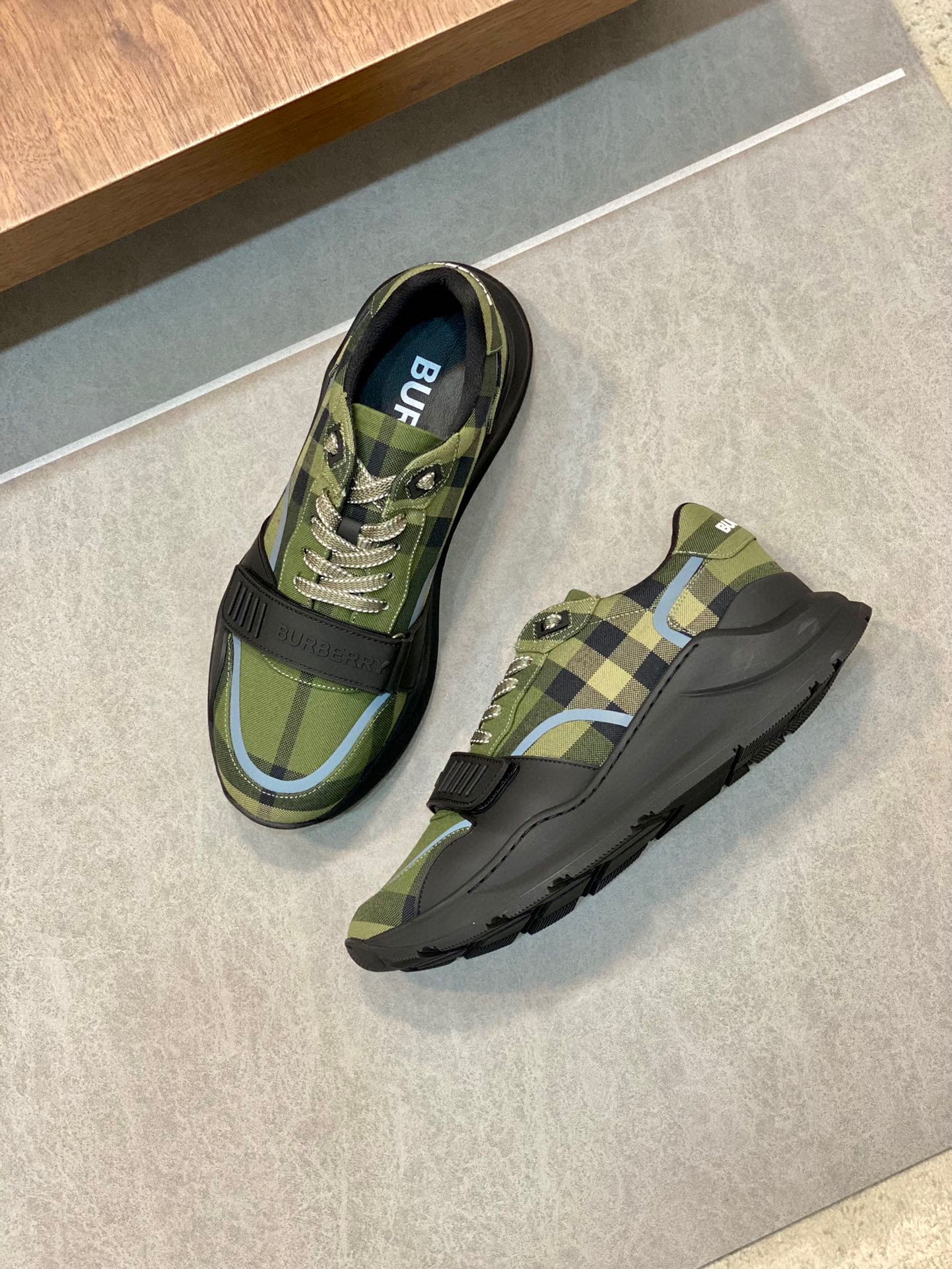 Burberry-030Shoes