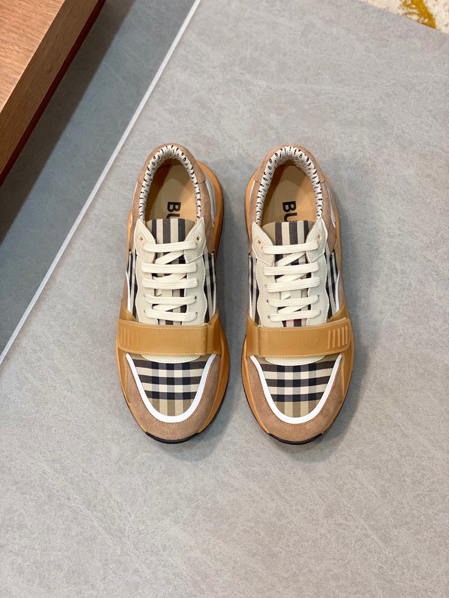 Burberry-031Shoes