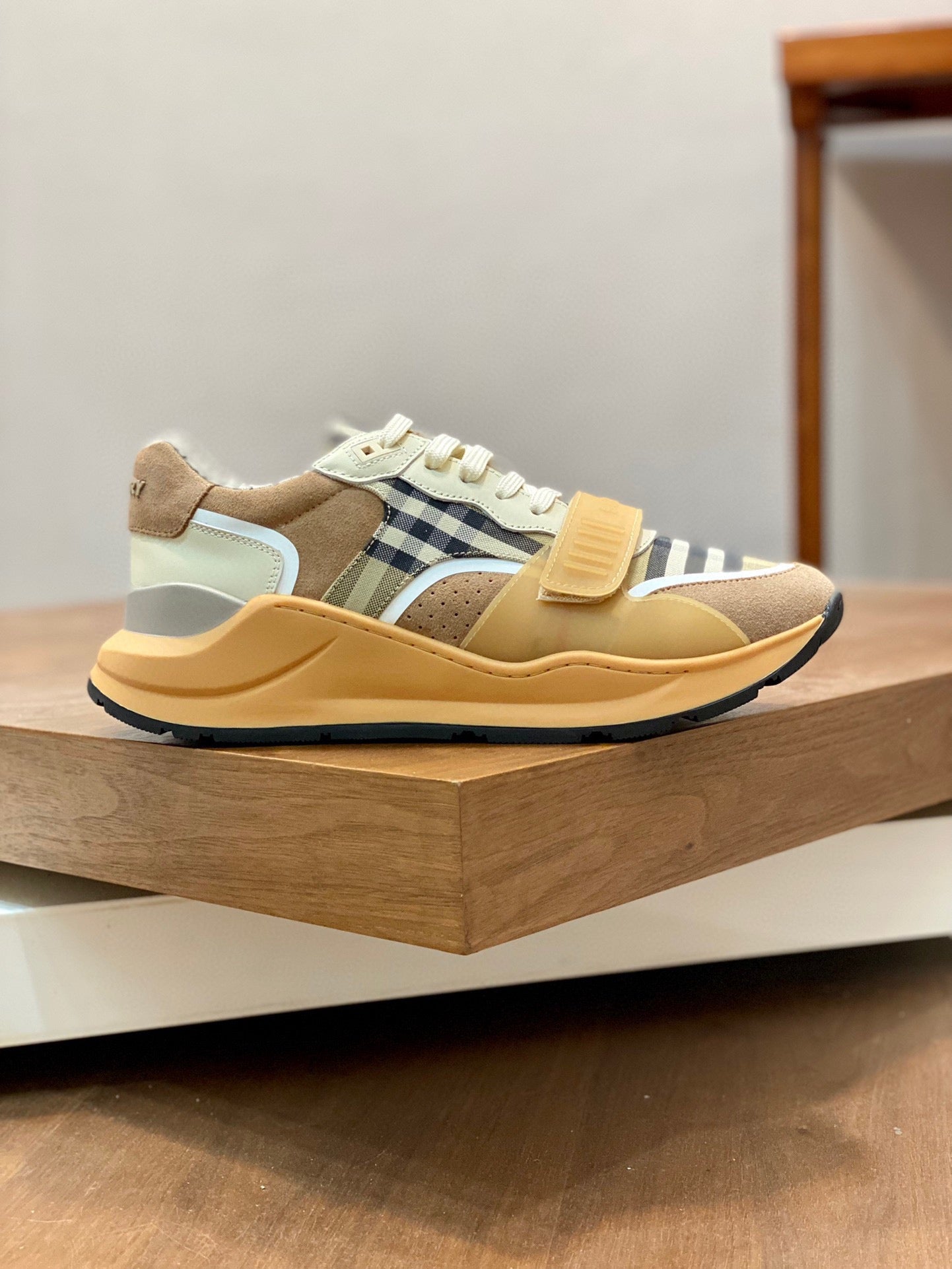 Burberry-031Shoes