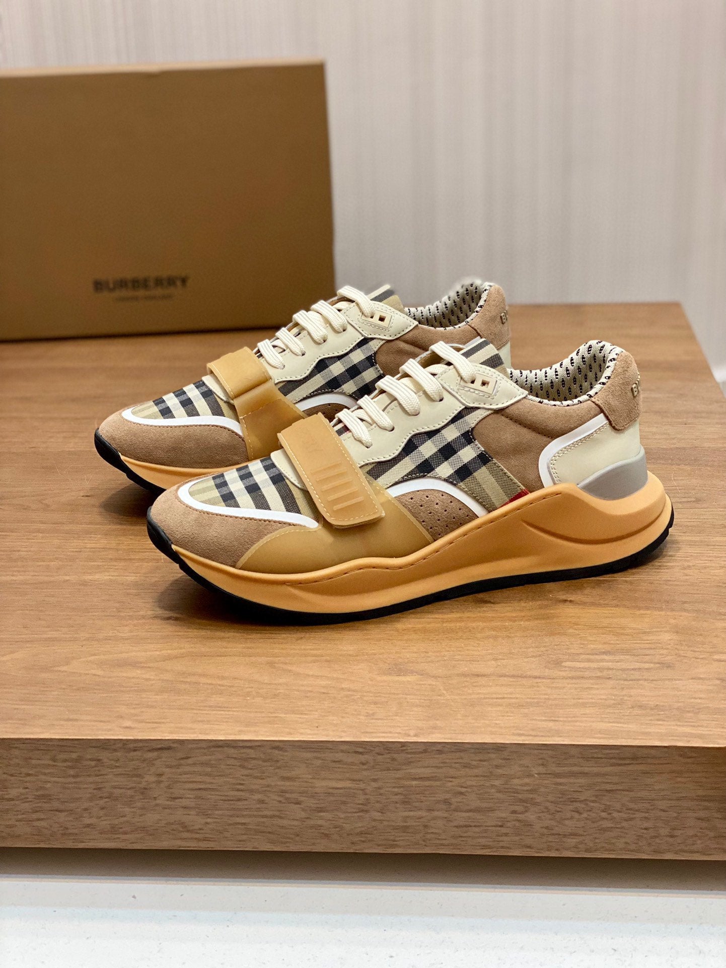 Burberry-031Shoes