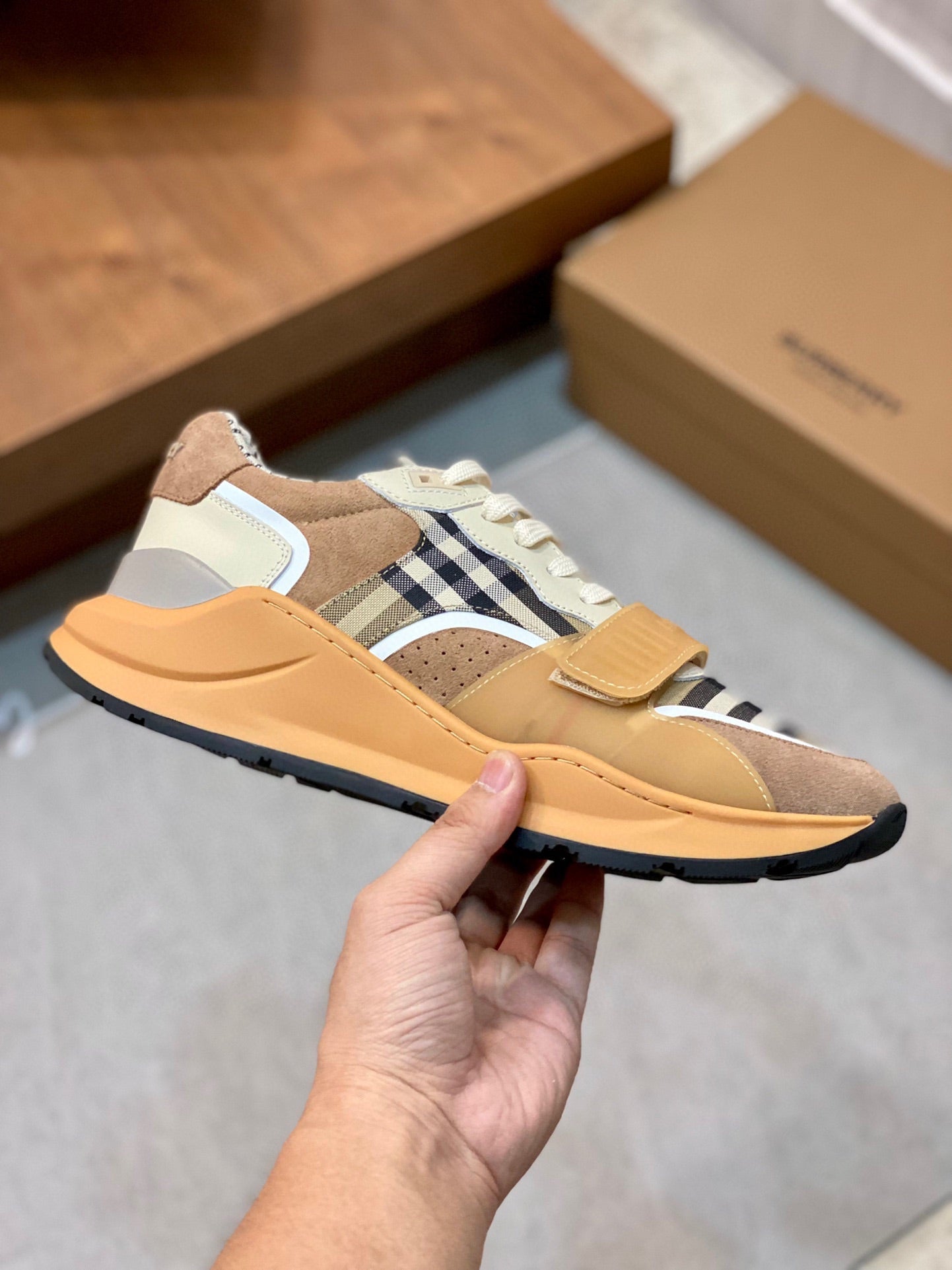 Burberry-031Shoes