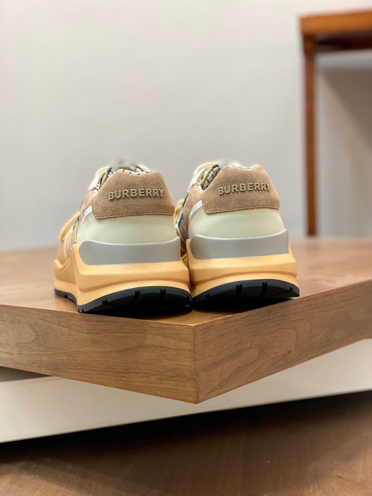Burberry-031Shoes