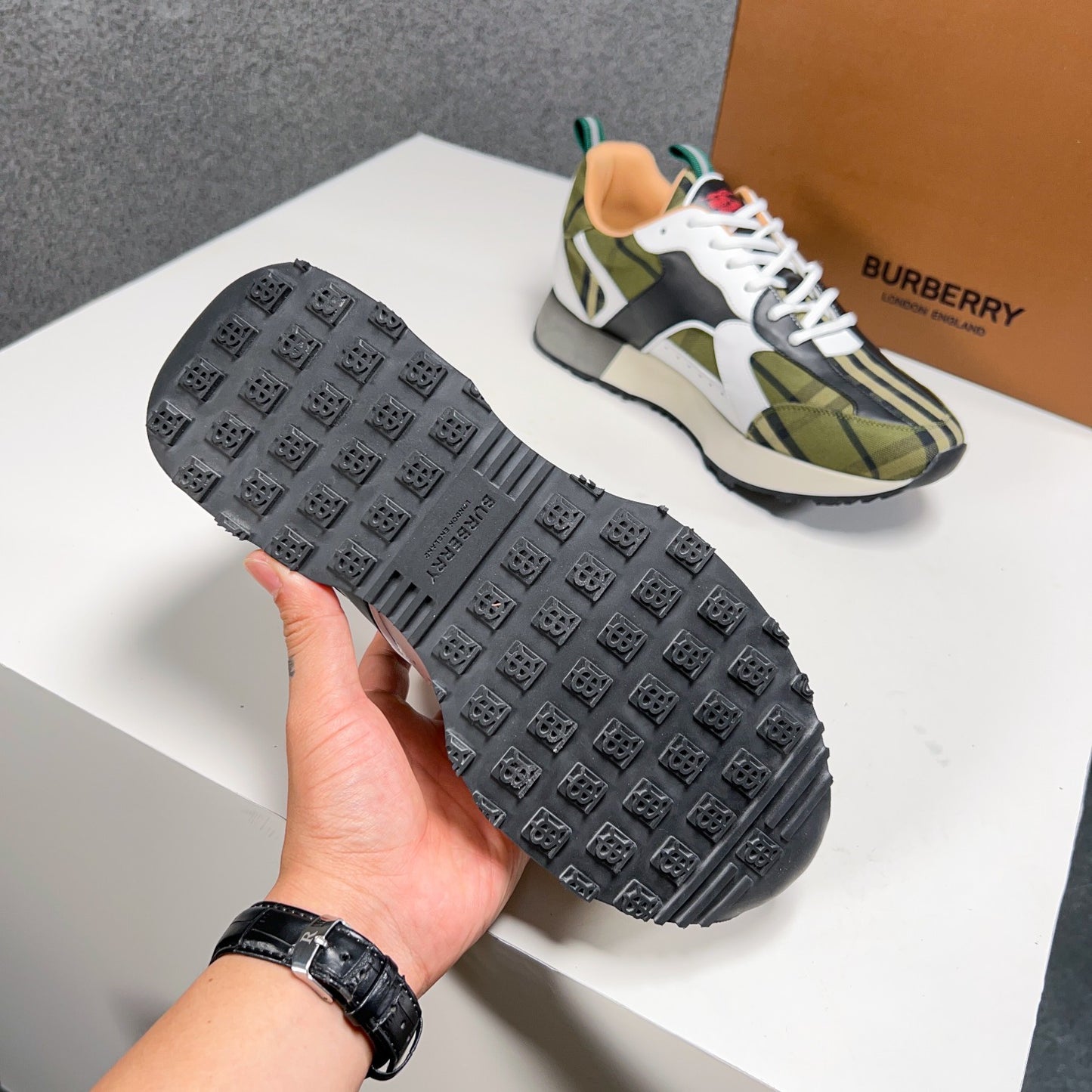 Burberry-034Shoes