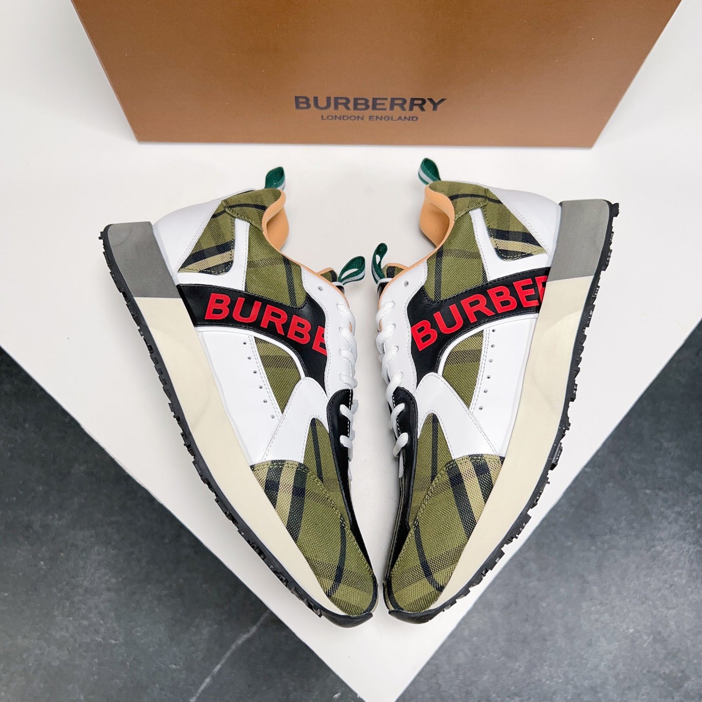 Burberry-034Shoes