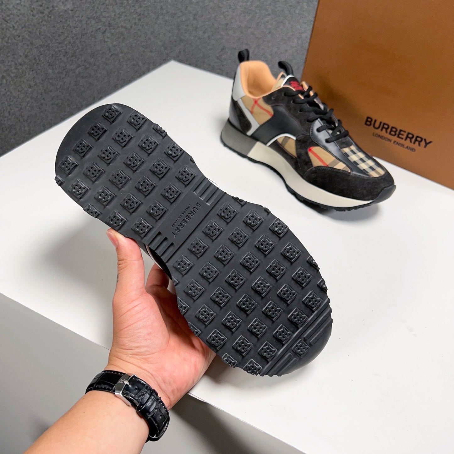 Burberry-035Shoes
