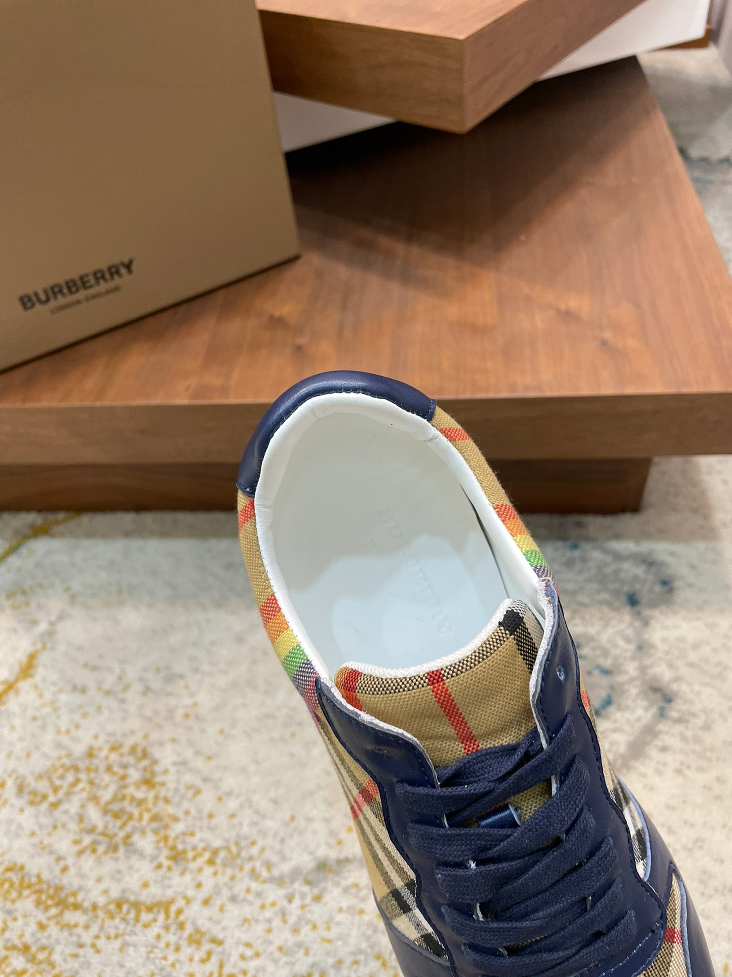 Burberry-043Shoes