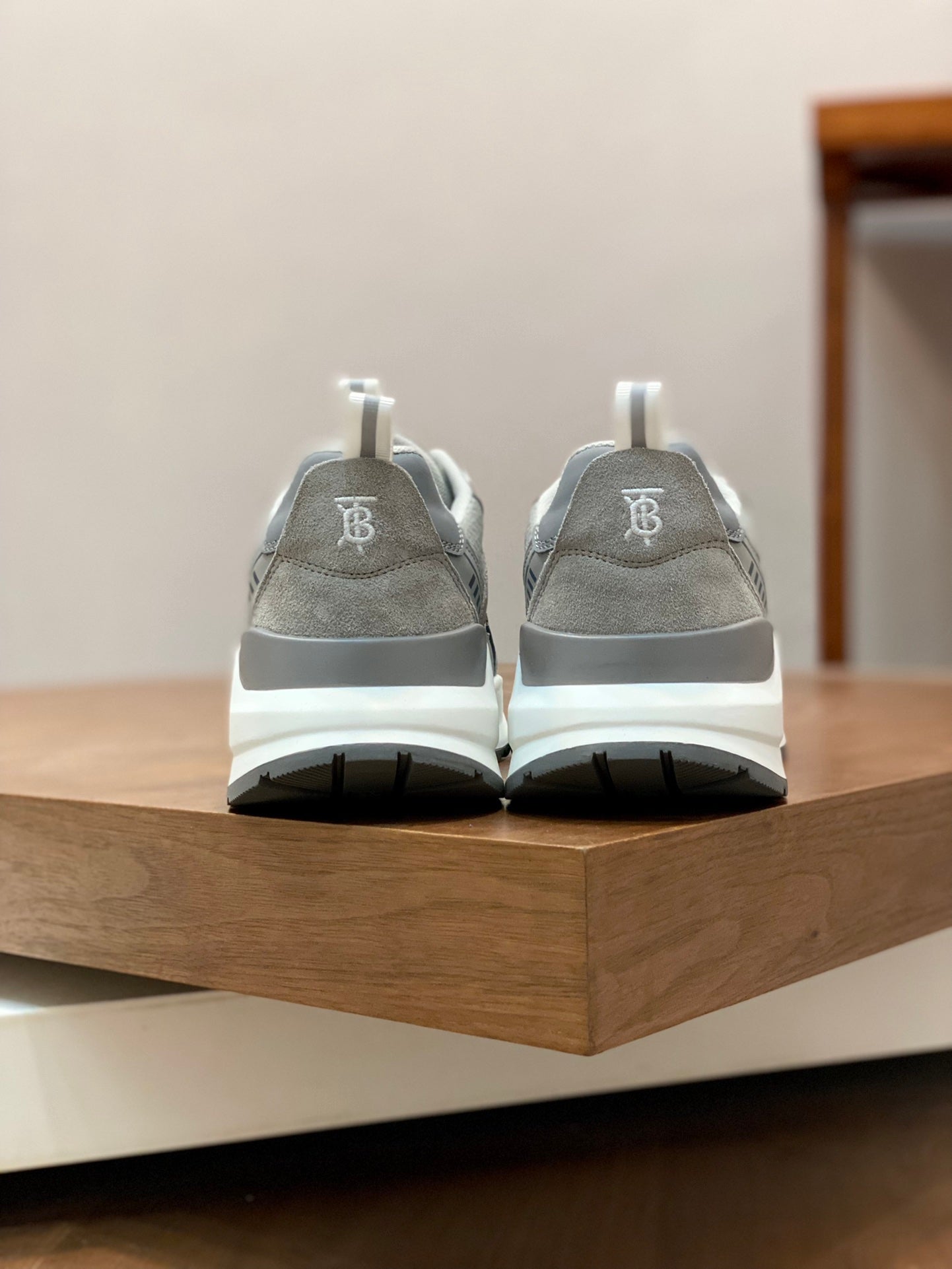 Burberry-056Shoes