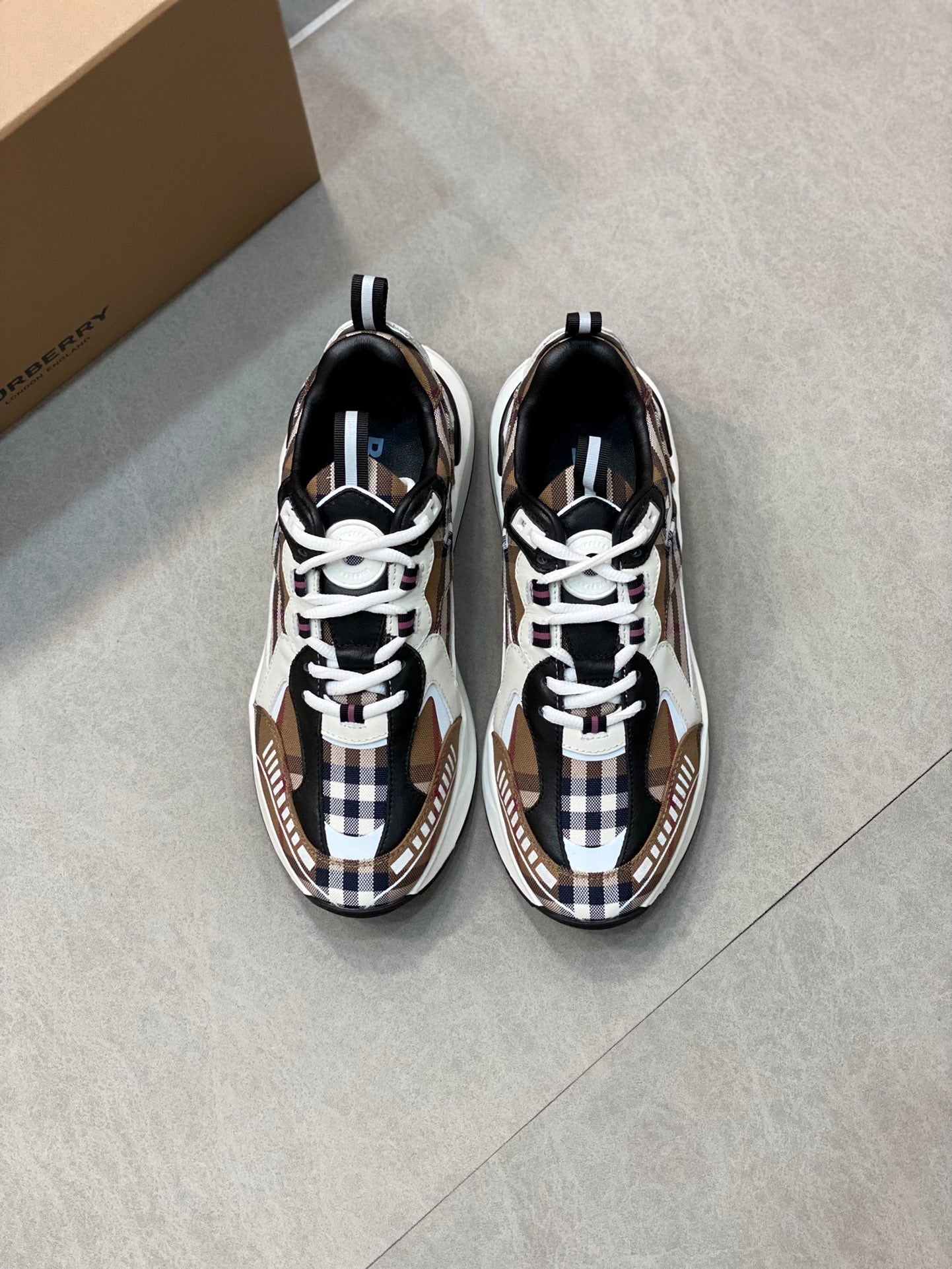 Burberry-059Shoes