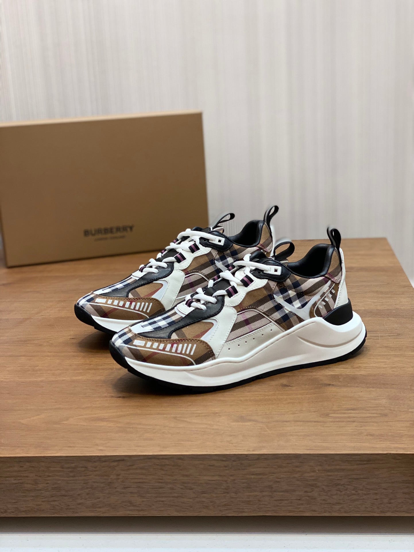 Burberry-059Shoes