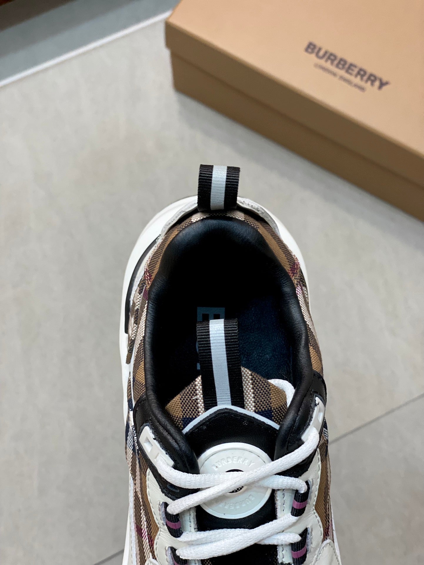 Burberry-059Shoes